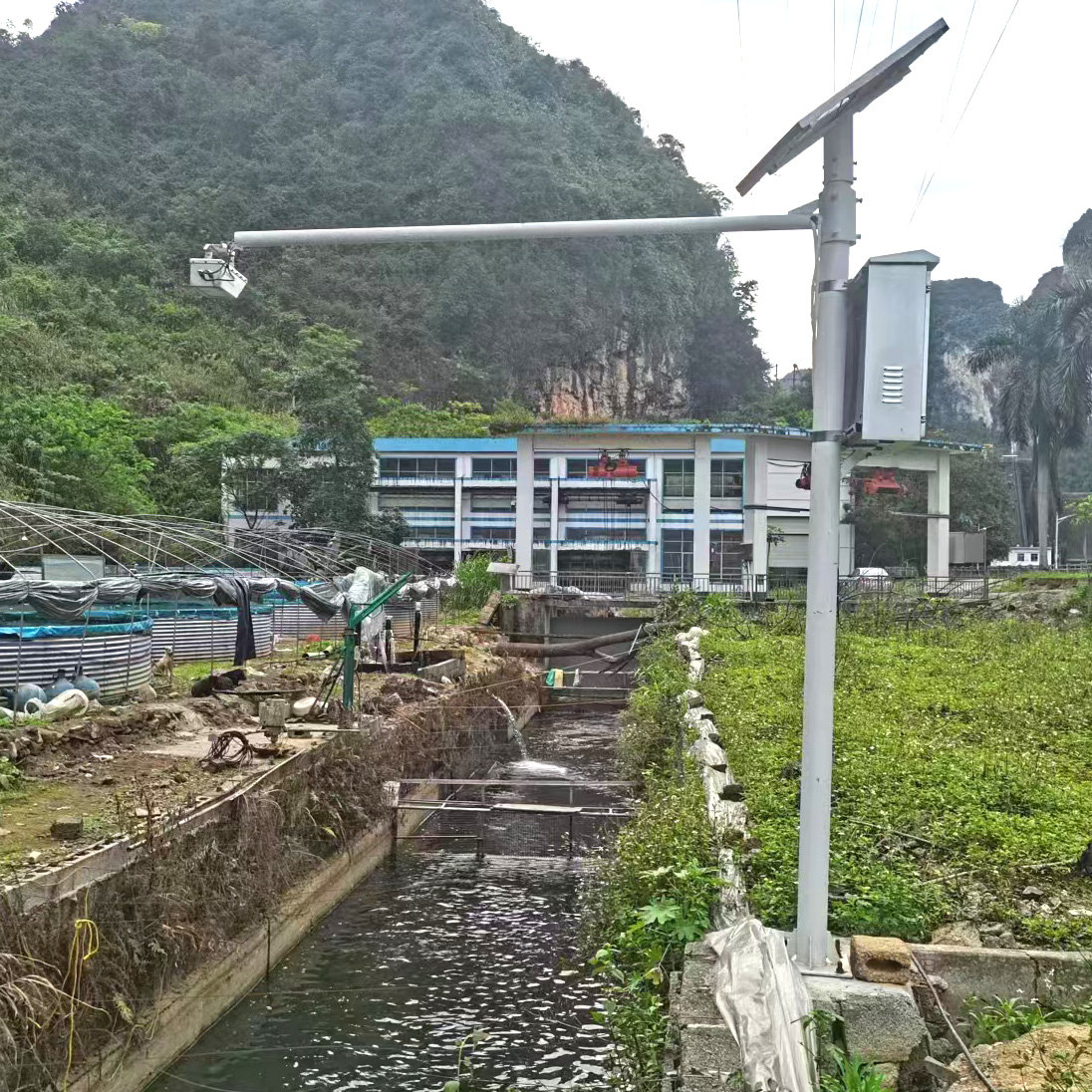阜陽界首靳寨鄉(xiāng)雷達流速流量儀工程