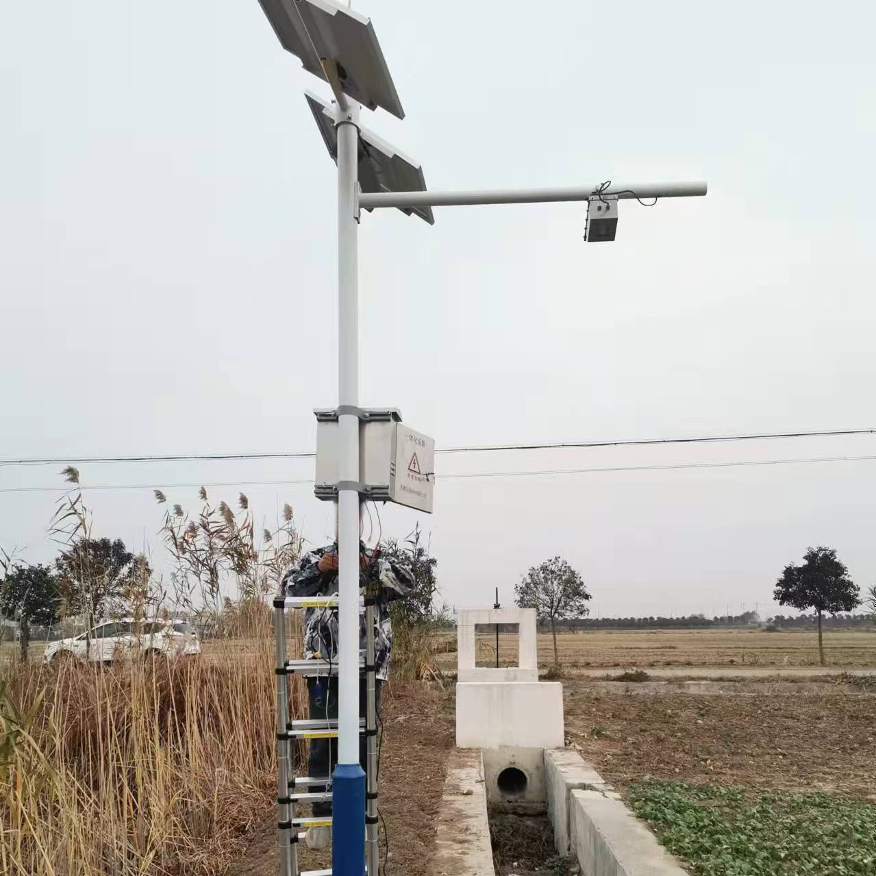 呼和浩特托克托西大圐圙村雷達流速流量儀工程現(xiàn)場